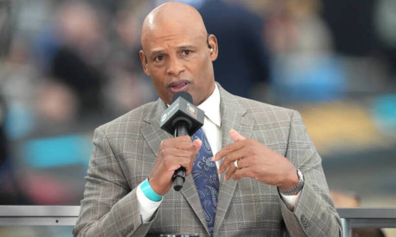 Clark Kellogg Height